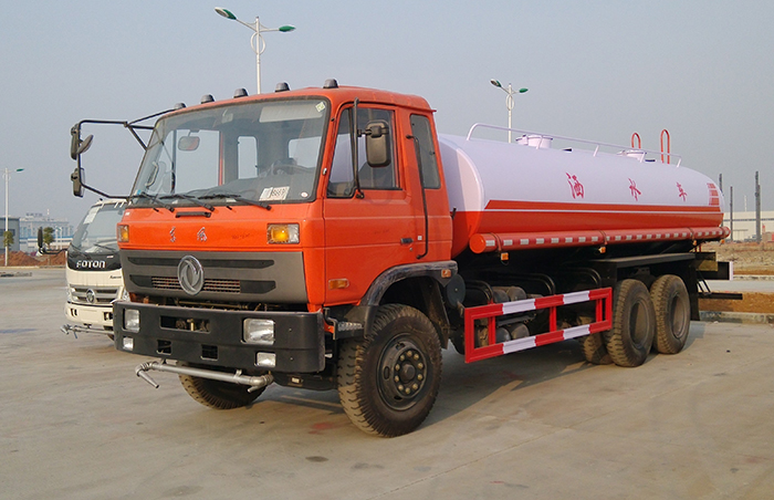东风后双桥20吨洒水车
