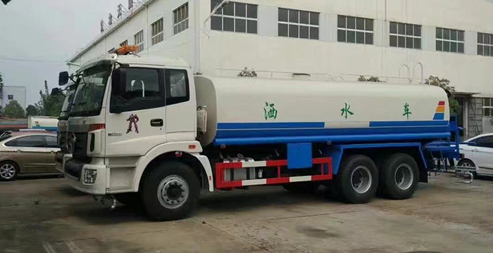 欧曼后双桥20吨洒水车